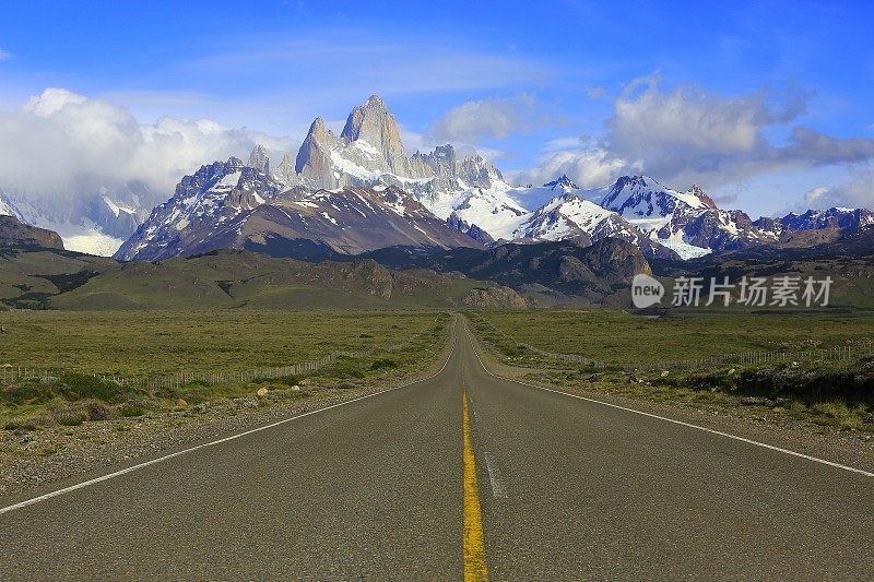 高速公路进入El Chalten，菲茨罗伊，阿根廷巴塔哥尼亚，Los Glaciares